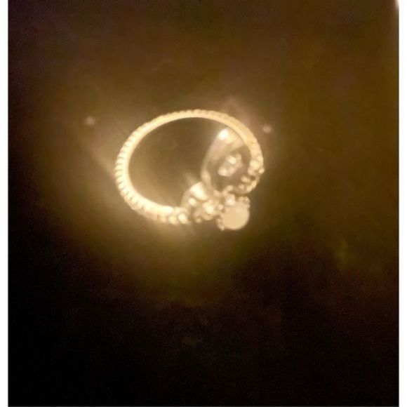 Cute silver opal FLEUR DE LIS RING - Picture 4 of 6